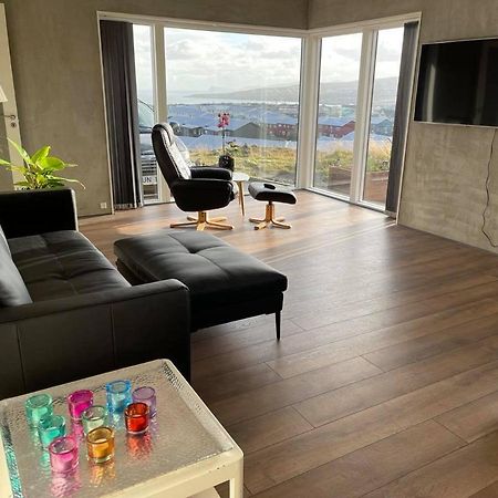 Modern Apartment With City & Oceanside View Tórshavn Kültér fotó